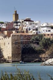 Image du Maroc Professionnelle de  La kasbah des Oudaïas de Rabat est une magnifique petite forteresse surplombant l'embouchure du fleuve Bouregreg érigée par les Almoravides pour lutter contre les tribus Berghouatas, elle séduit par sa quiétude et sa lumière.  Jeudi 6 Octobre 2011. (Photo / Abdeljalil Bounhar)
